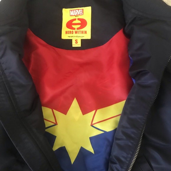 Captain Marvel flight jacket - Picture 6 of 6